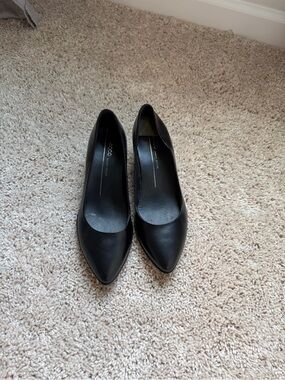 Ecco Black Leather Pointed-Toe Pumps